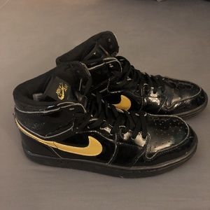 black and gold 1s